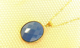 Collar chapado en oro con medallón colgante azul